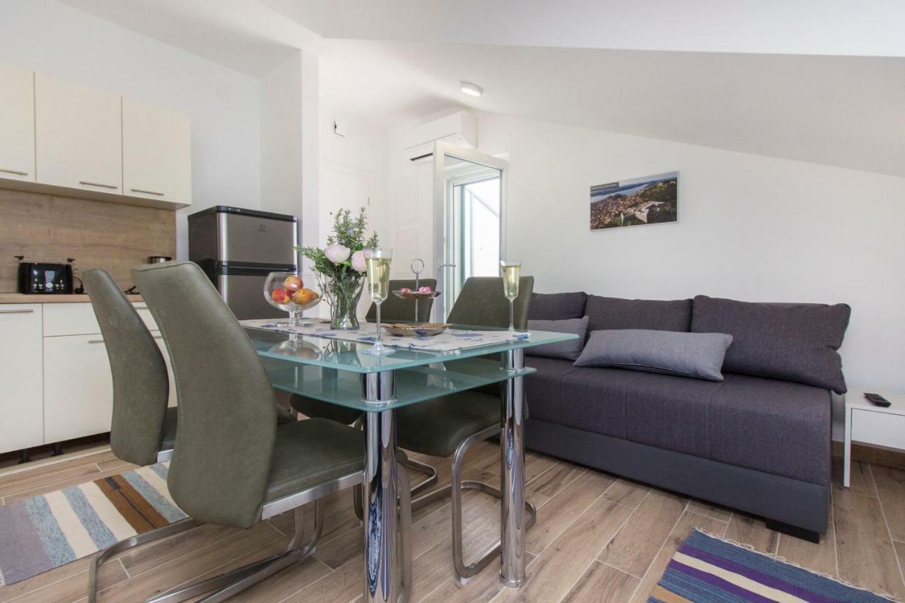 Riva Apartment Krapanj Luaran gambar