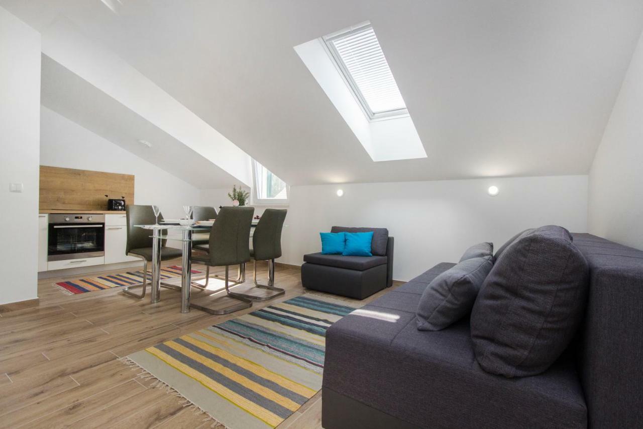Riva Apartment Krapanj Luaran gambar