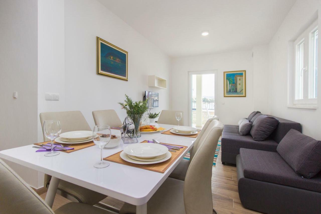 Riva Apartment Krapanj Luaran gambar