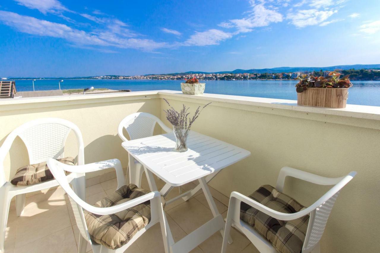 Riva Apartment Krapanj Luaran gambar
